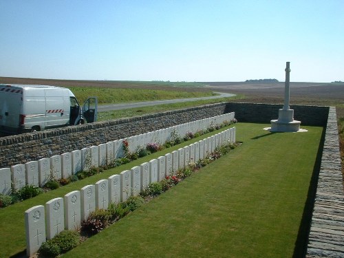 Commonwealth War Cemetery Montbrehain