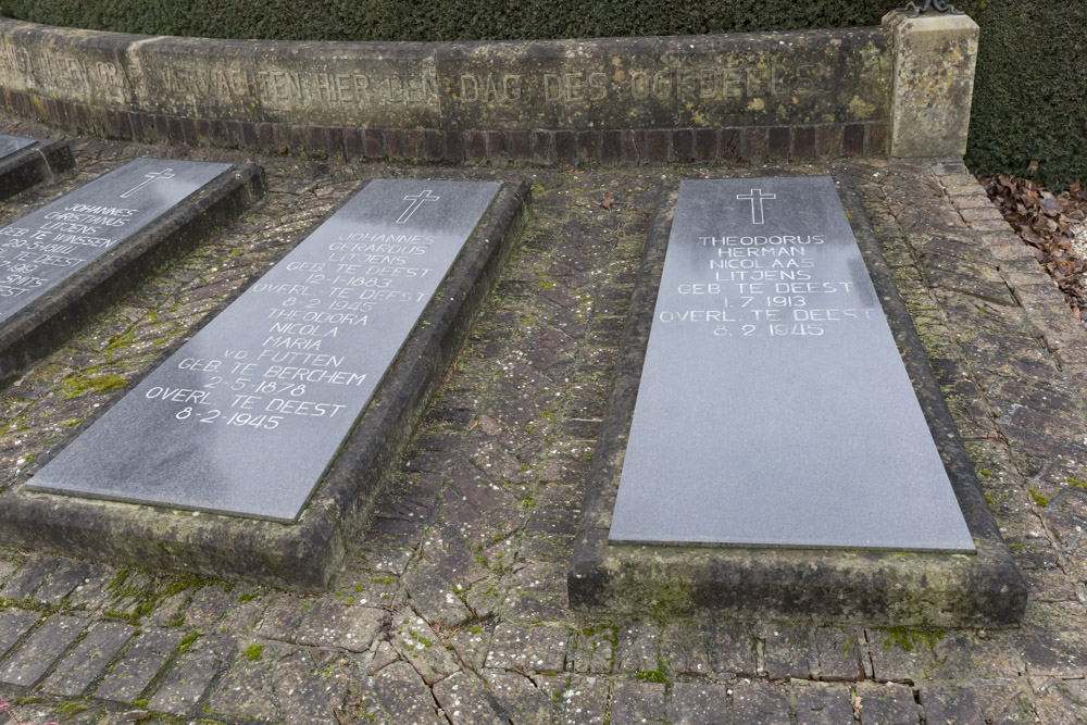 Grave Civilian Casualties Roman Catholic Cemetery Deest