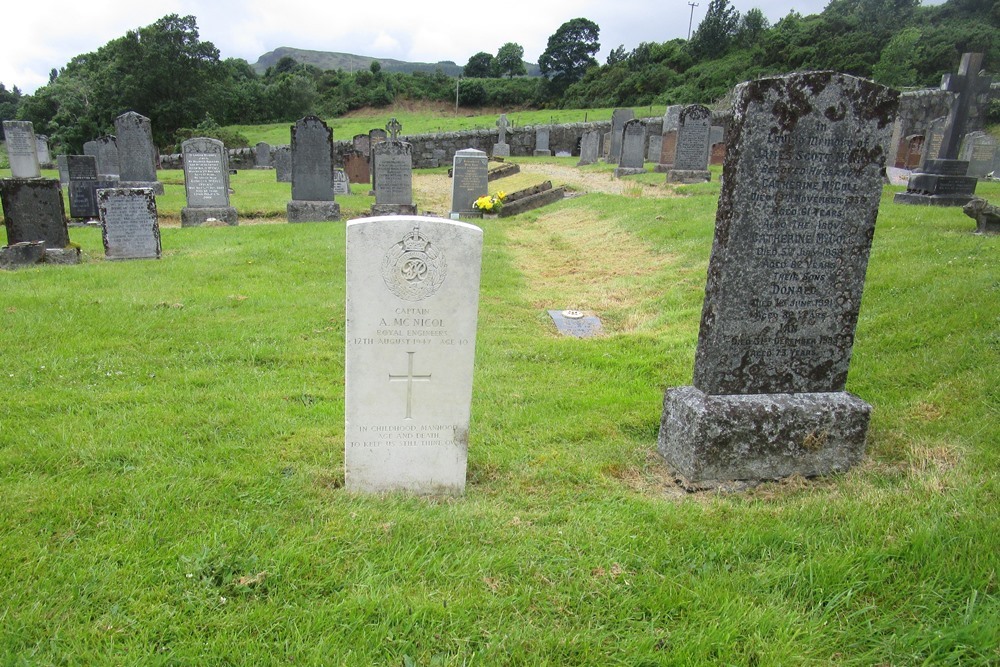 Commonwealth War Grave Achnaba Churchyard