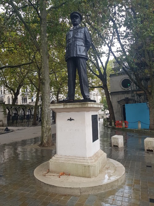 Monument Sir Arthur Harris #3