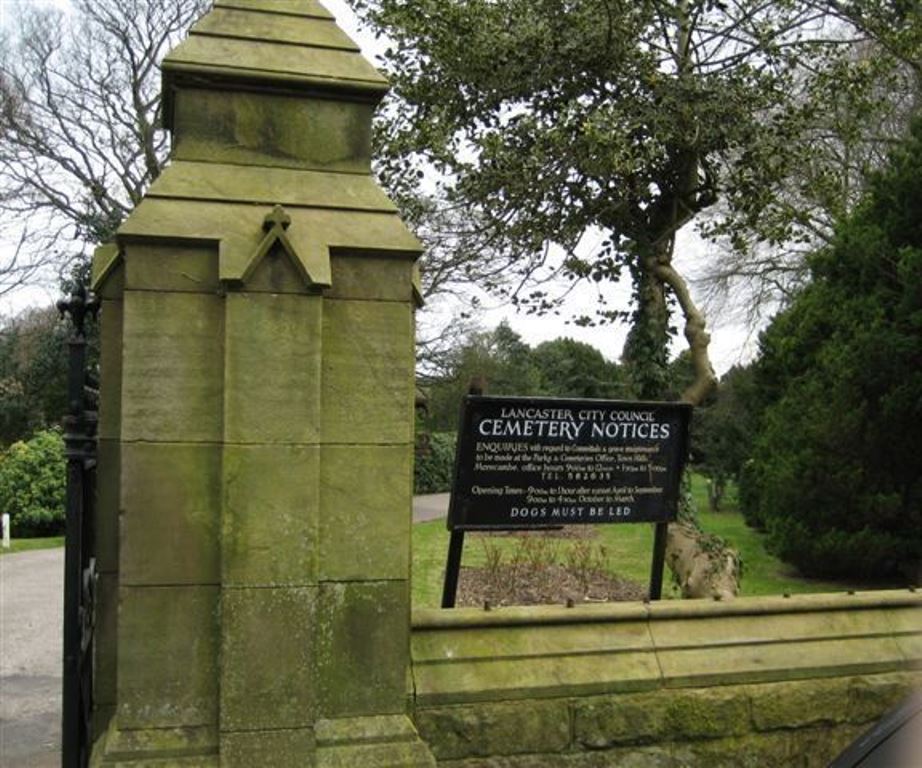 Commonwealth War Graves Lancaster Cemetery