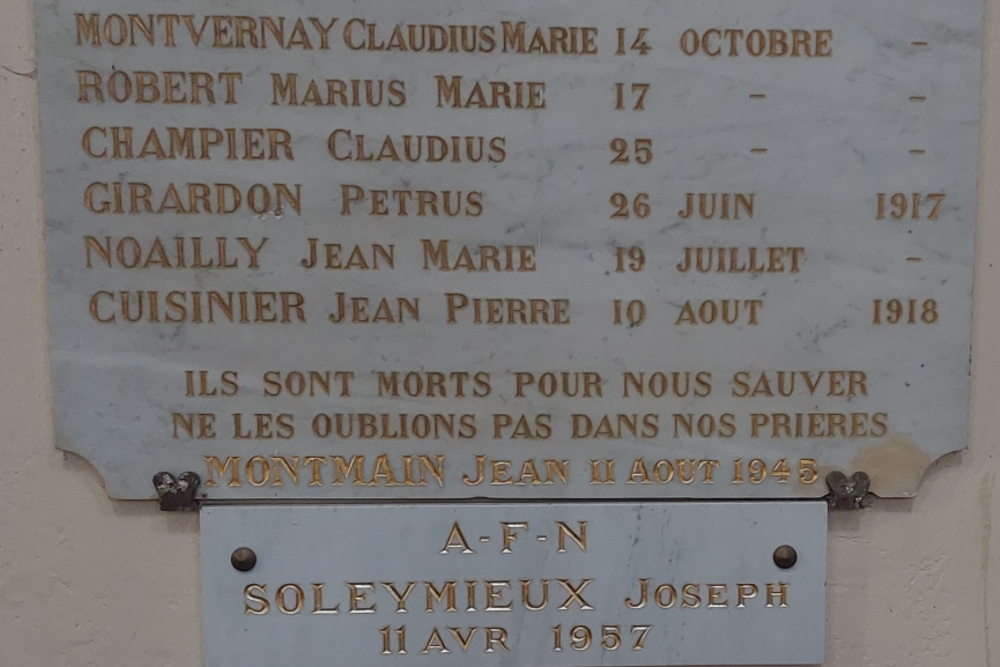 Oorlogsmonument glise Saint Denis de Essertines-en-Donzy #3