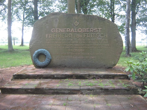 Monument Generaloberst Freiherr von Fritsch