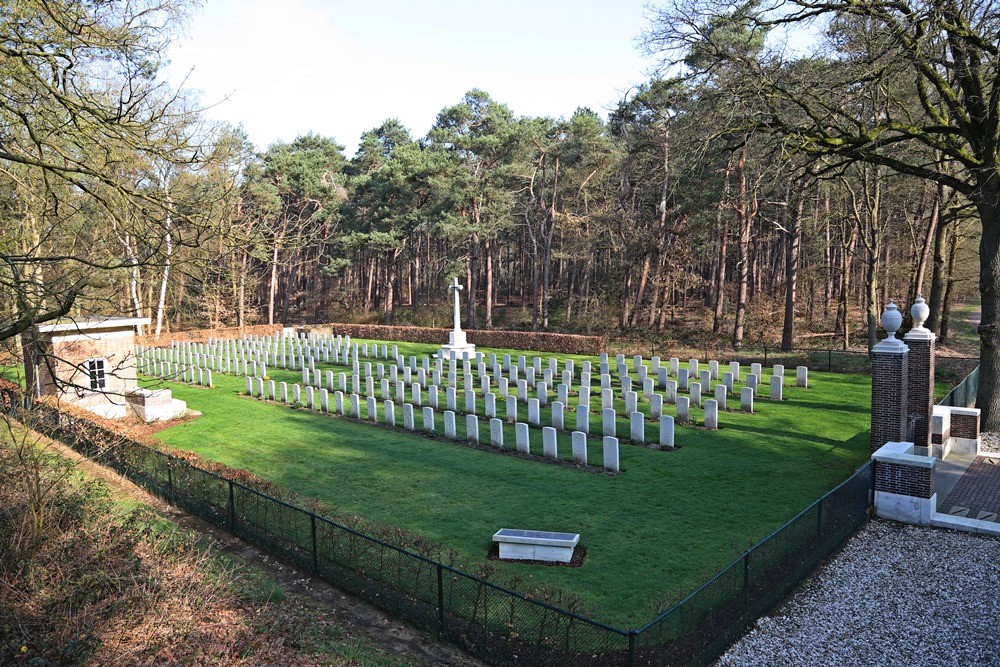 Commonwealth War Cemetery Valkenswaard