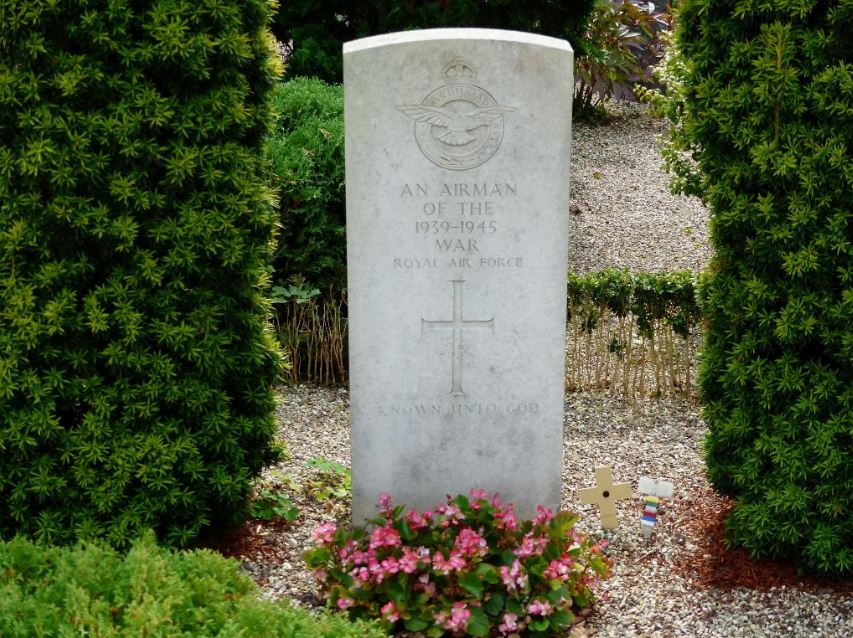 Commonwealth War Grave Bostrup Churchyard