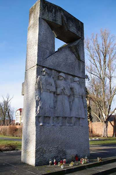 Victory Memorial Zary