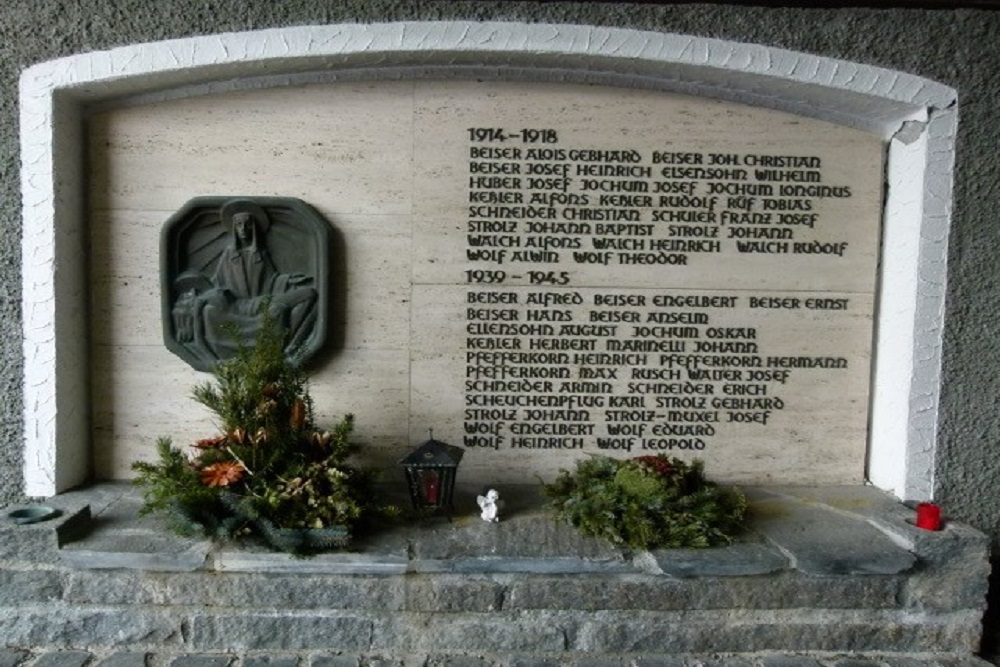 Monument Voor De Soldaten Die Sneuvelden In WO I En WO II Lech Am Arlberg
