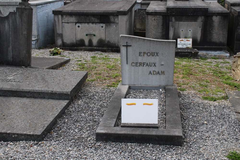 Belgian Graves Veterans Aiseau Centre #2