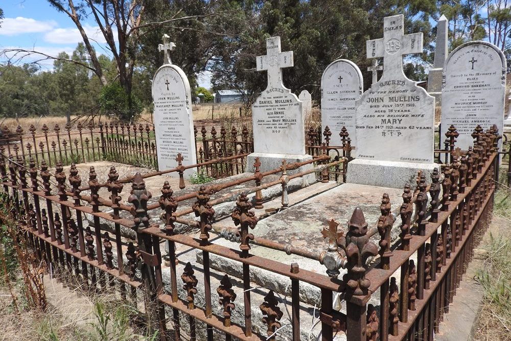 Commonwealth War Grave Eddington Cemetery