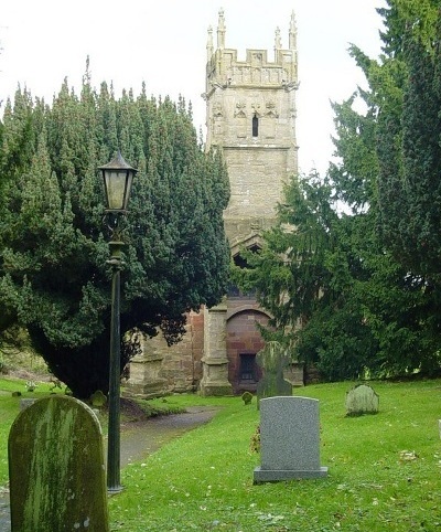Oorlogsgraven van het Gemenebest St Kenelm Churchyard