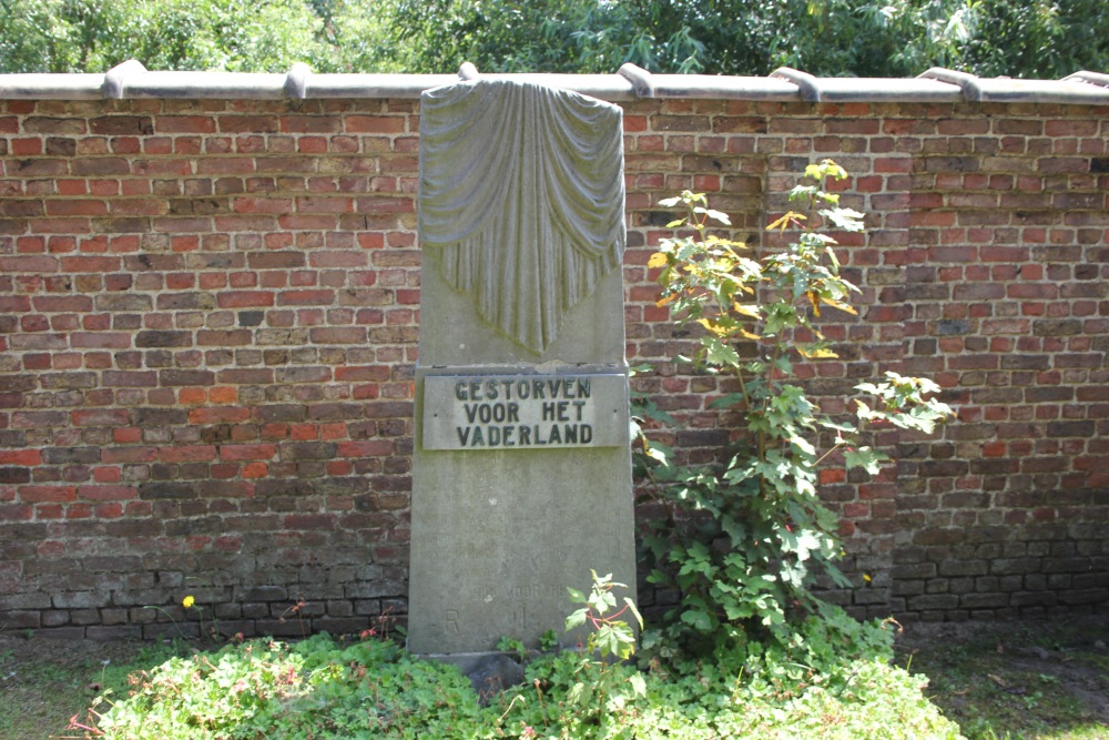 War Memorial Cemetery Eksaarde