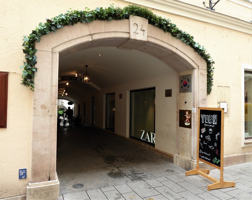 Stolperstein Getreidegasse 24 #3