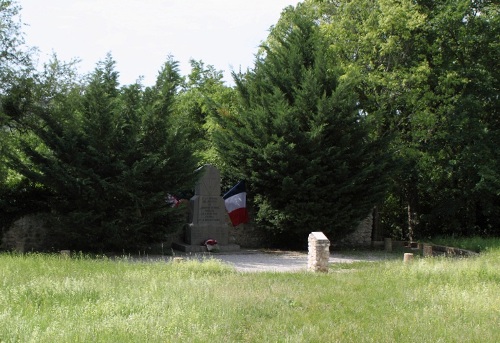 Monument Vermoorde Inwoners Hameau des Crottes