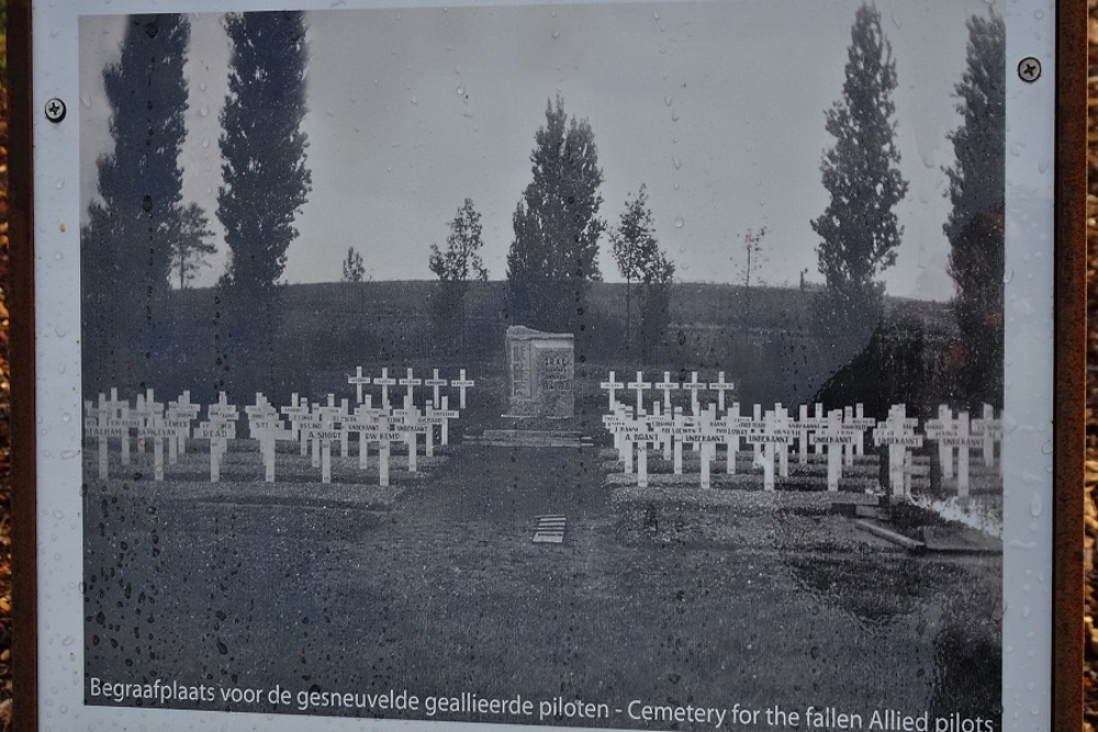 Memorial Former Military Cemetery Fort 3 Borsbeek