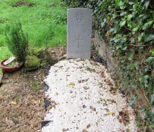 Commonwealth War Grave Glandore Old Graveyard