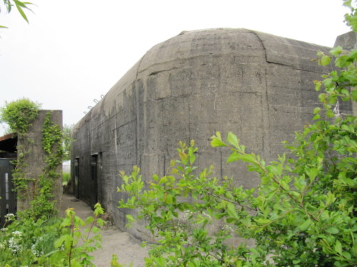 Ringrijden en open bunker in Ritthem