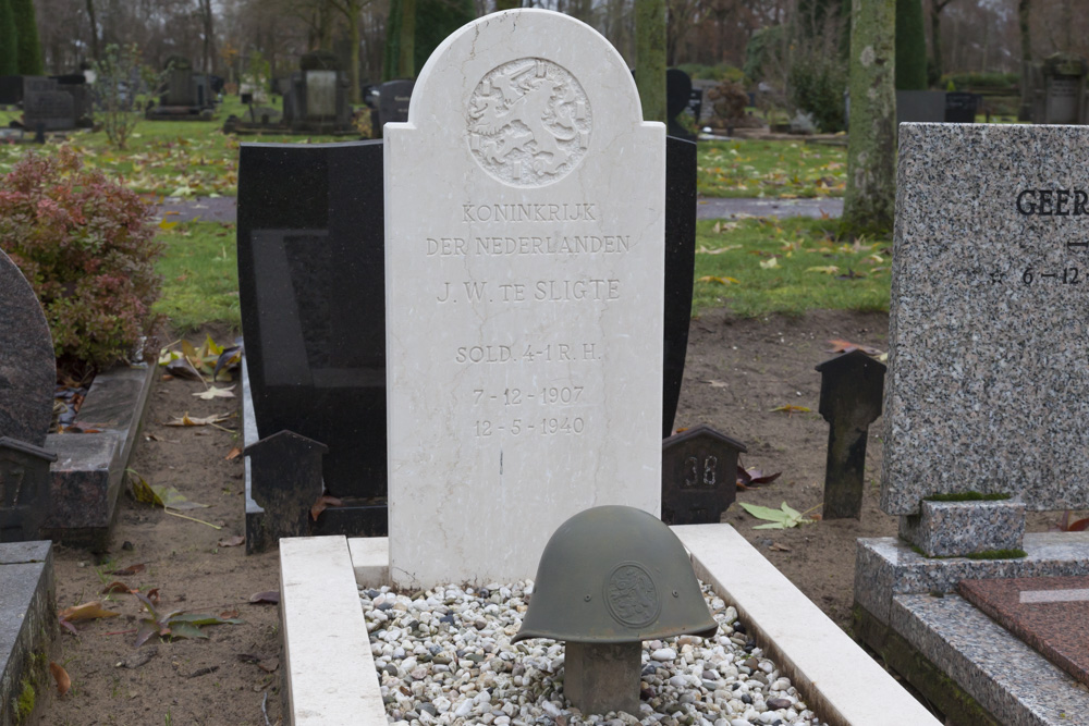 Nederlandse Oorlogsgraven Algemene Begraafplaats Winterswijk