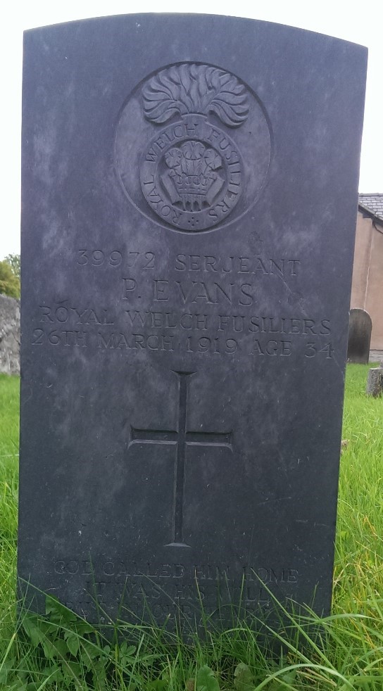 Commonwealth War Grave Ruthin Baptist Chapelyard