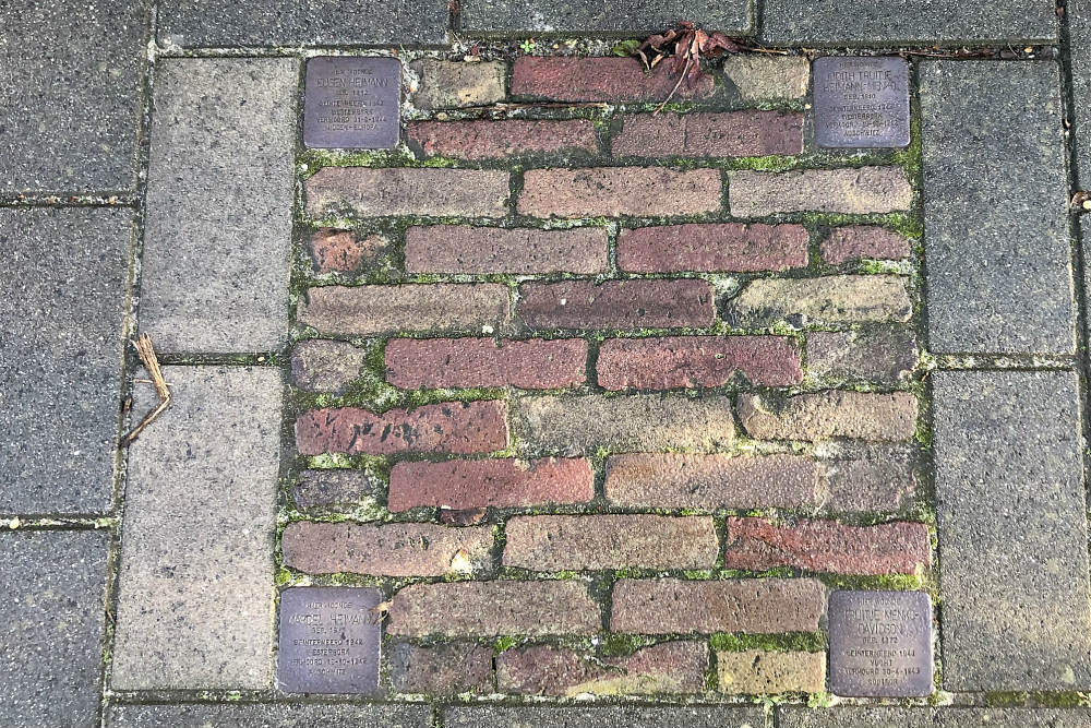 Stumbling Stones Albert Cuijpstraat 18