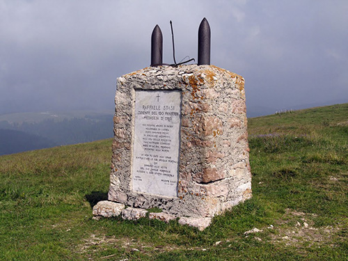 Monument Luitenant Raffaele Stasi