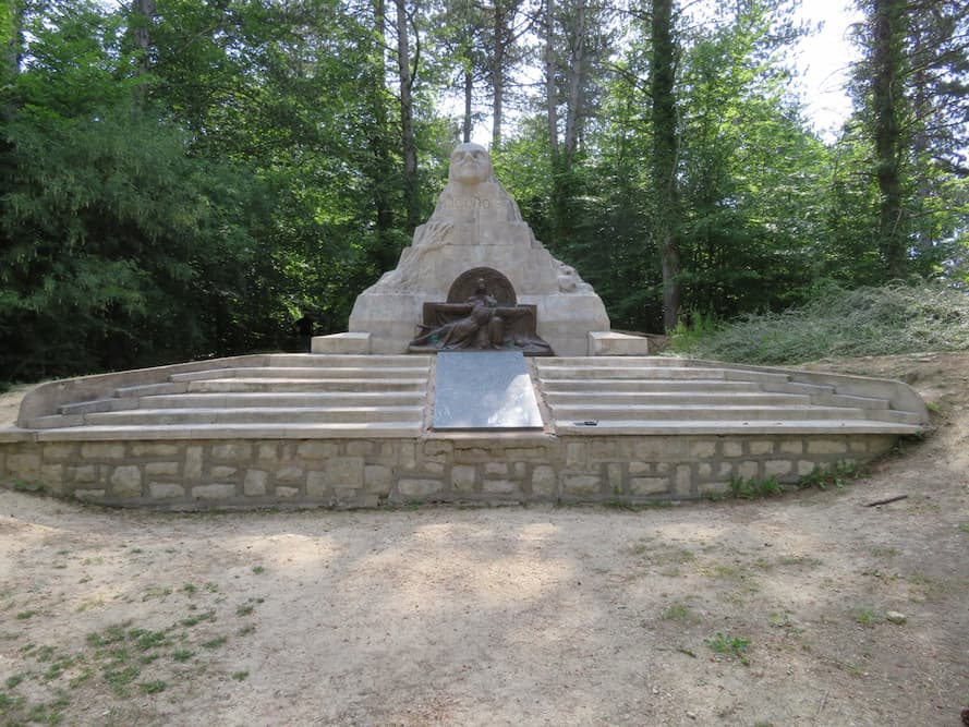 Monument 106me Rgiment d'Infanterie Les parges