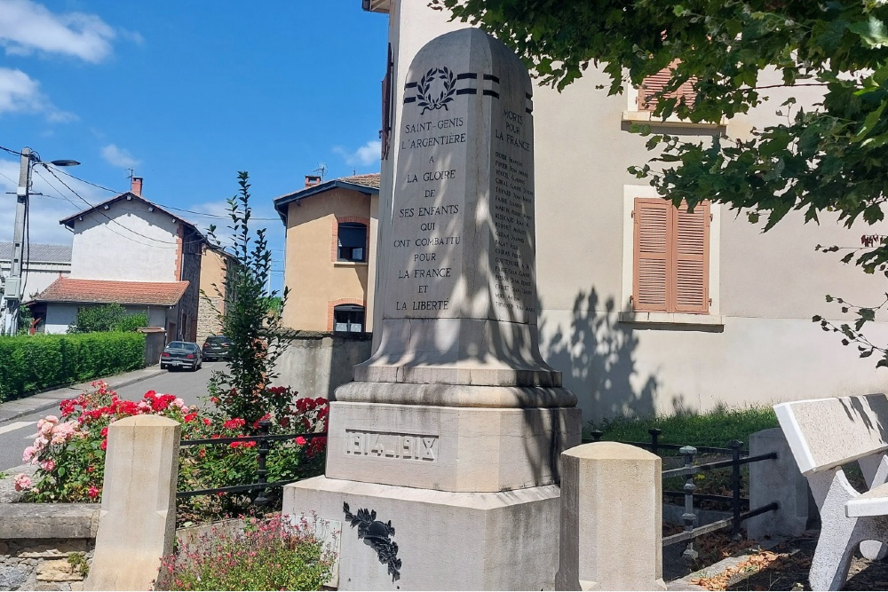 War Memorial Saint-Genis-lArgentire #1