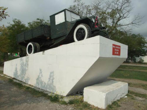 Monument ZIS-12 Vrachtwagen Jevpatorija