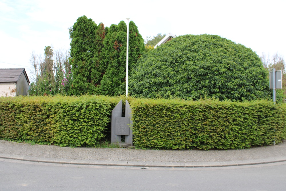 Monument 74e Franse Infanterie Regiment Roselies	 #1