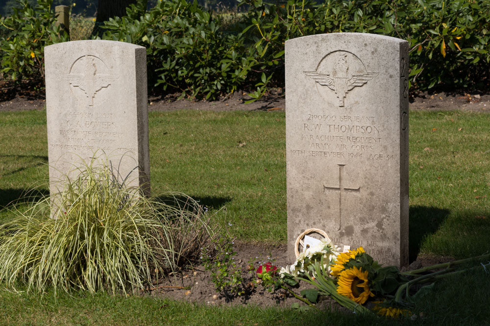 Memorial Two Airborne Soldiers Callunastraat #5