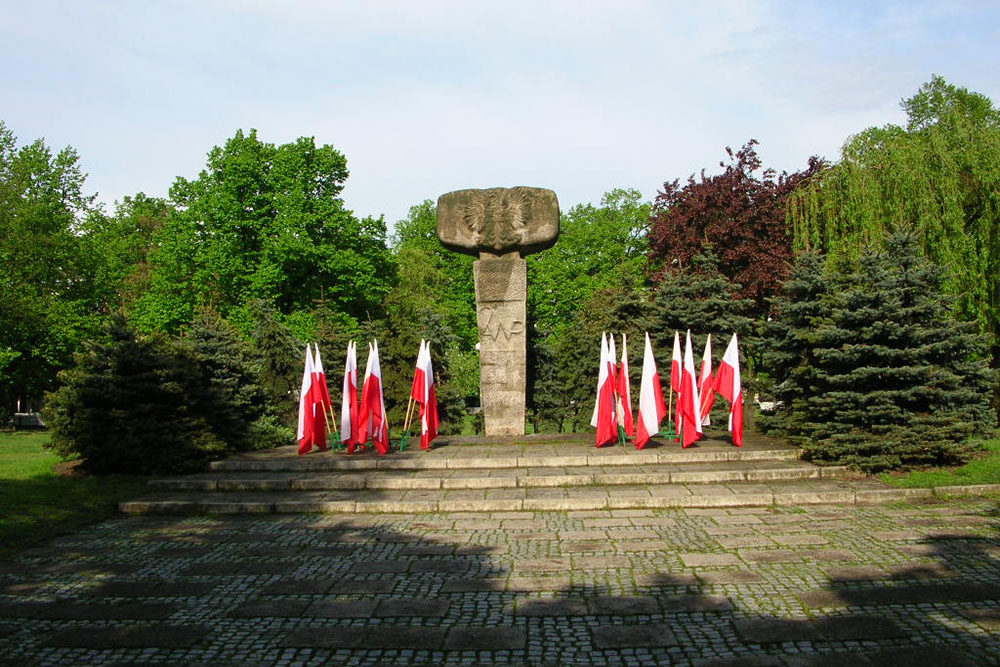 Voormalige Sovjet Oorlogsbegraafplaats & Monument 2e Poolse Leger Gorzw Wielkopolski