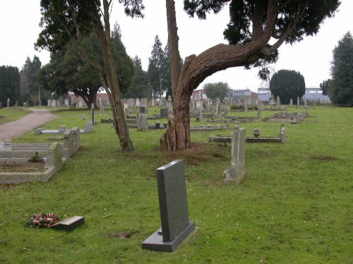 Commonwealth War Graves Earls Barton Cemetery