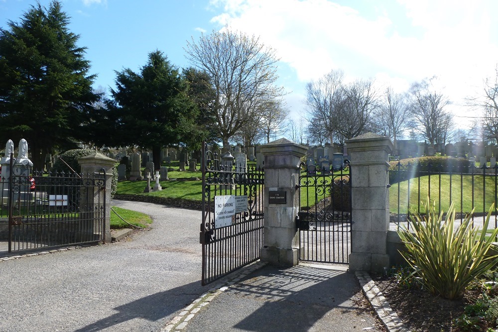 Commonwealth War Graves Grove Cemetery