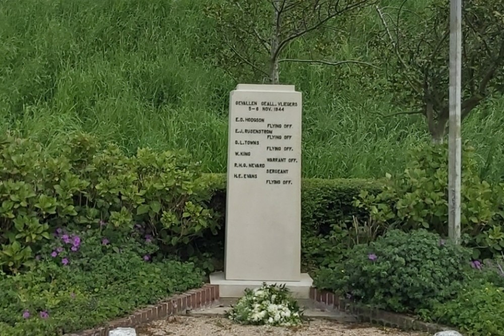 Memorial Fallen Aviators RAF Venhuizen