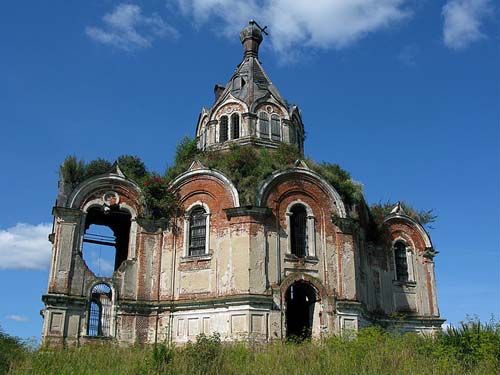 Granaatinslagen Kerk Gur'evo-Voskresenskoye