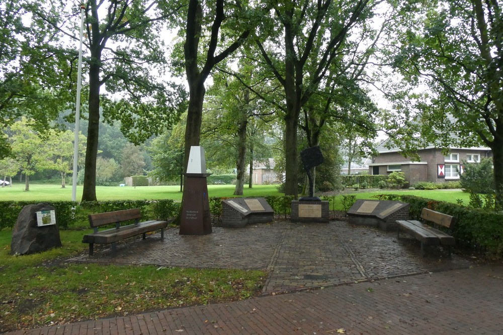 Oorlogsmonument Westerbork 'Westerbork: Dorp van de Vrijheid'