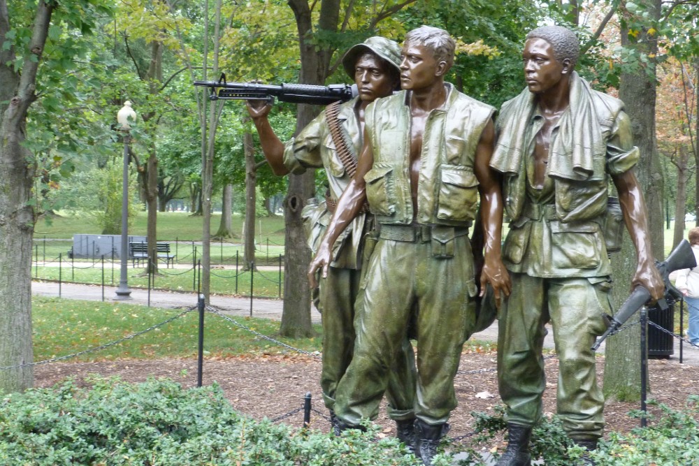 Memorial Three Soldiers