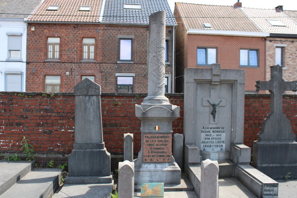 Belgische Oorlogsgraven Chapelle-lez-Herlaimont