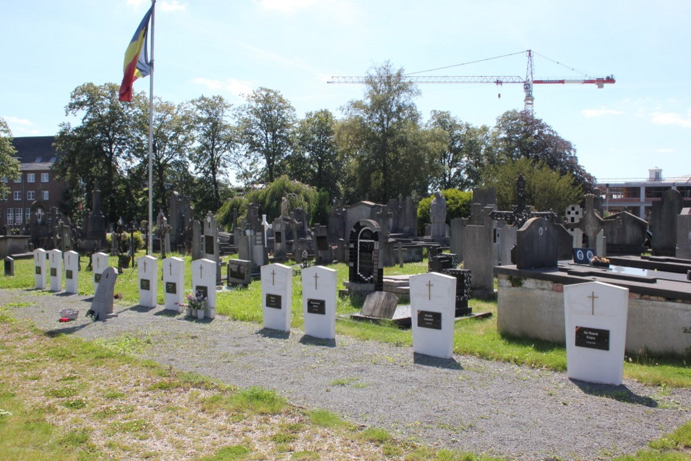 Belgische Oorlogsgraven Torhout Oud Kerkhof