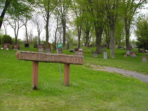 Commonwealth War Grave Yarker Cemetery