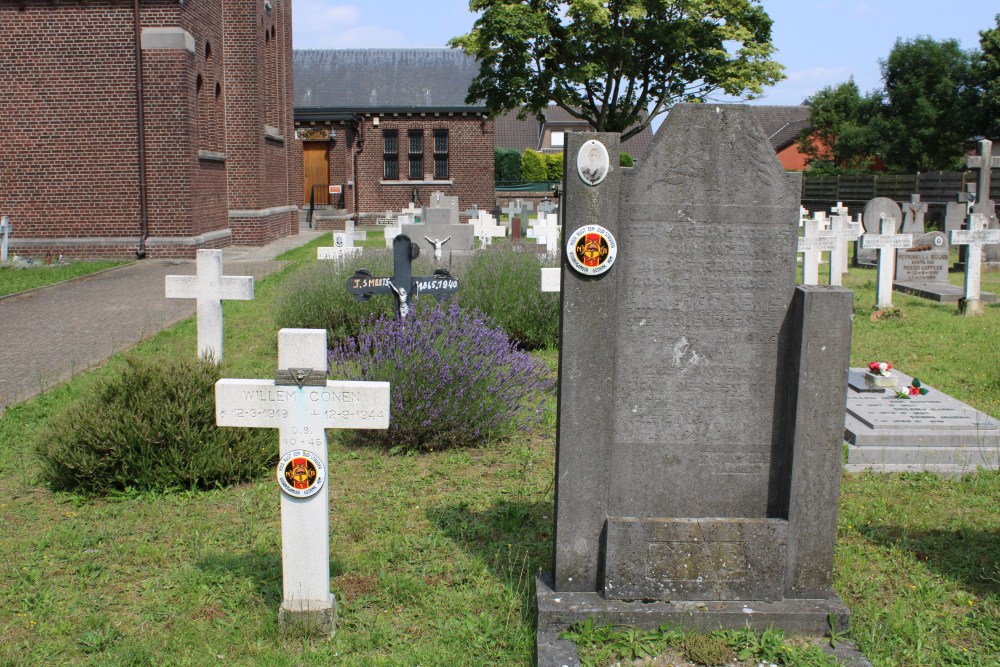 Belgische Graven Oudstrijders Molenbeersel Kerkhof