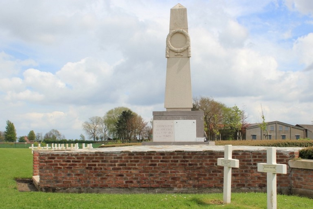 Gedenkzuil Franse Militaire Begraafplaats St.-Charles de Potyze