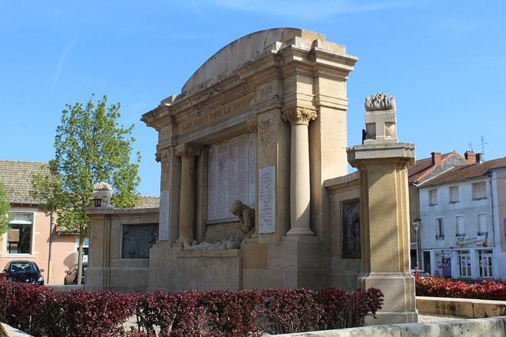 War Memorial Romenay