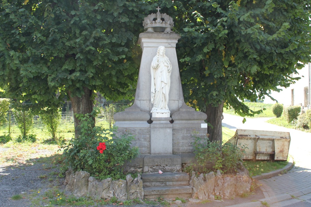 War Memorial - Holy Heart Statue Ferrires