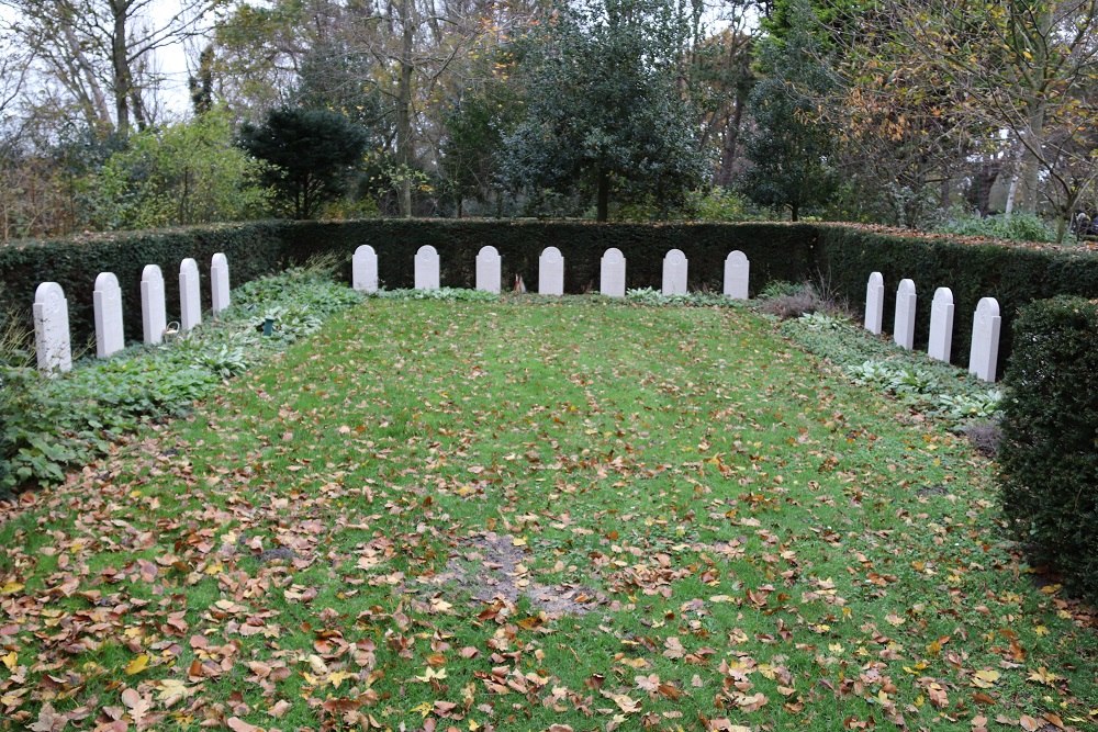 Dutch War Graves Municipal Cemetery Huisduinen