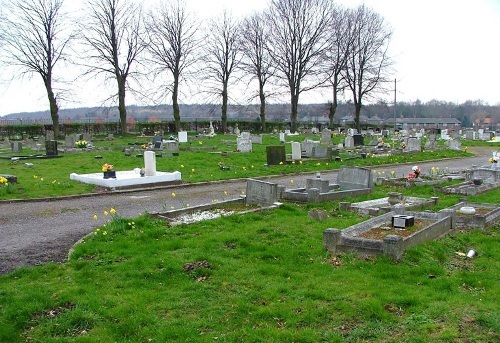 Commonwealth War Graves St Luke Additional Burial Ground