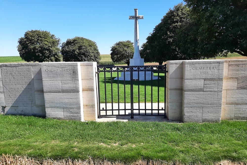 Commonwealth War Cemetery Knightsbridge