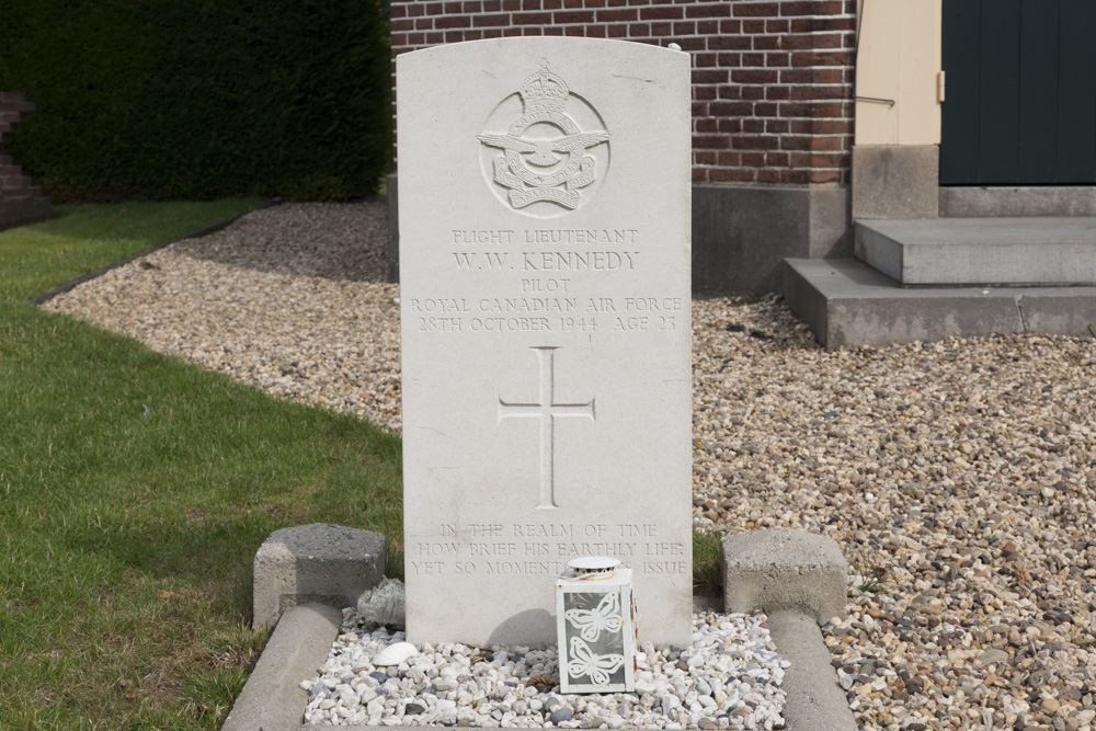 Commonwealth War Grave Roman Catholic Cemetery Baak