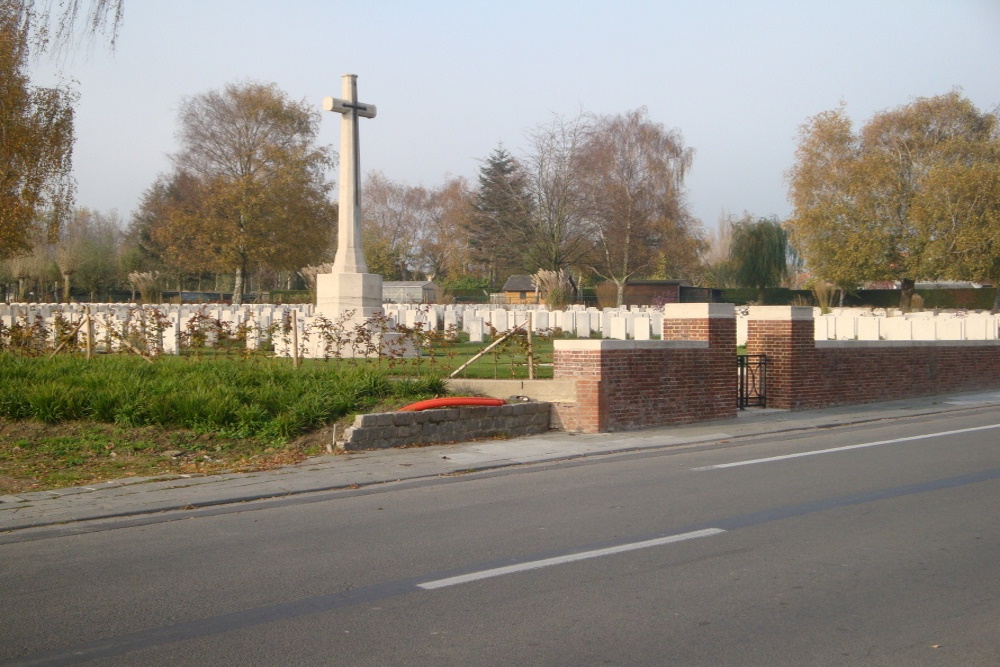 Commonwealth War Cemetery La Brique Military No. 2