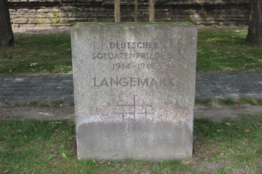 Duitse Oorlogsbegraafplaats Langemark