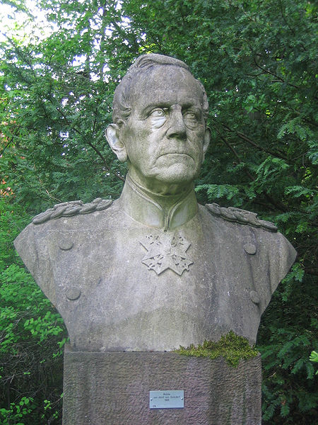 Bustes van Helmuth Karl Bernhard von Moltke & Bismarck